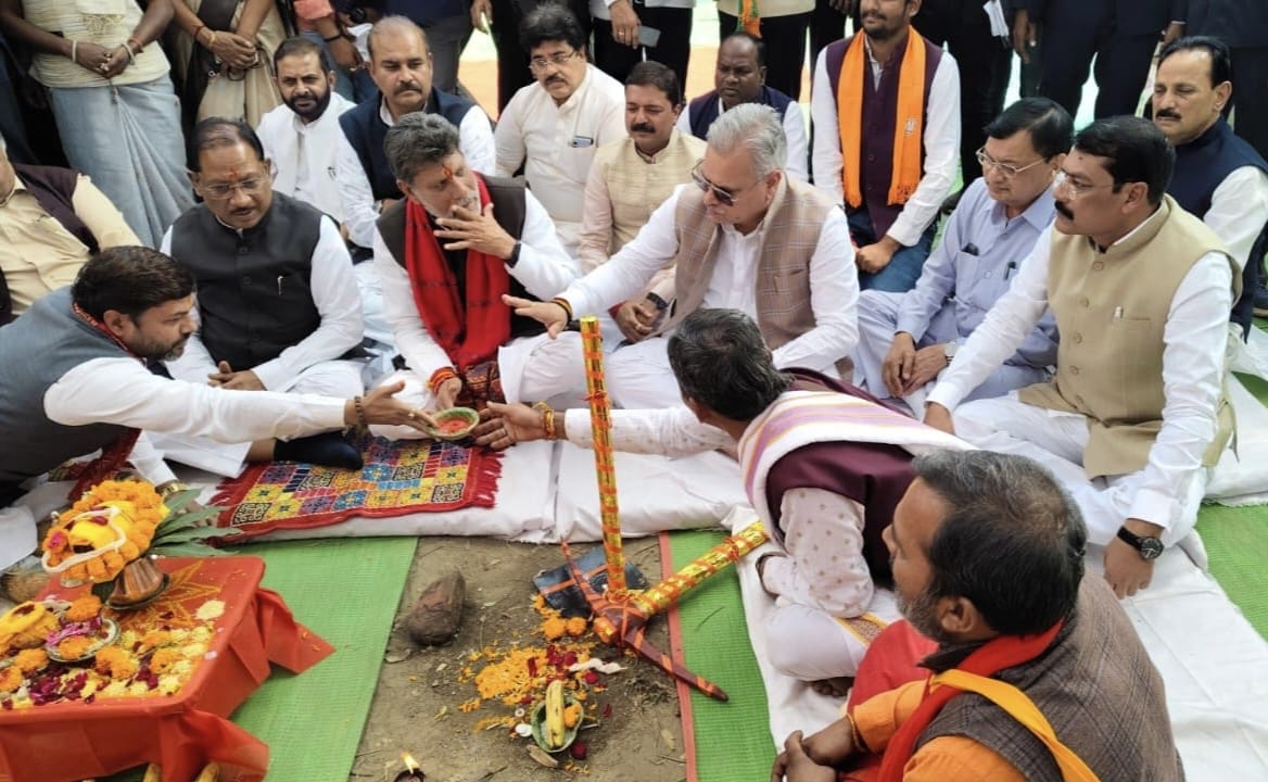 भाजपा जिला कोरबा के लिए ऐतिहासिक दिन : ‘अटल स्मृति भवन’ का भूमिपूजन एवं शिलान्यास भव्य रूप से संपन्न