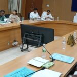 लापरवाही पर 01 राजस्व निरीक्षक एवं 14 पटवारियों को कारण बताओ नोटिस