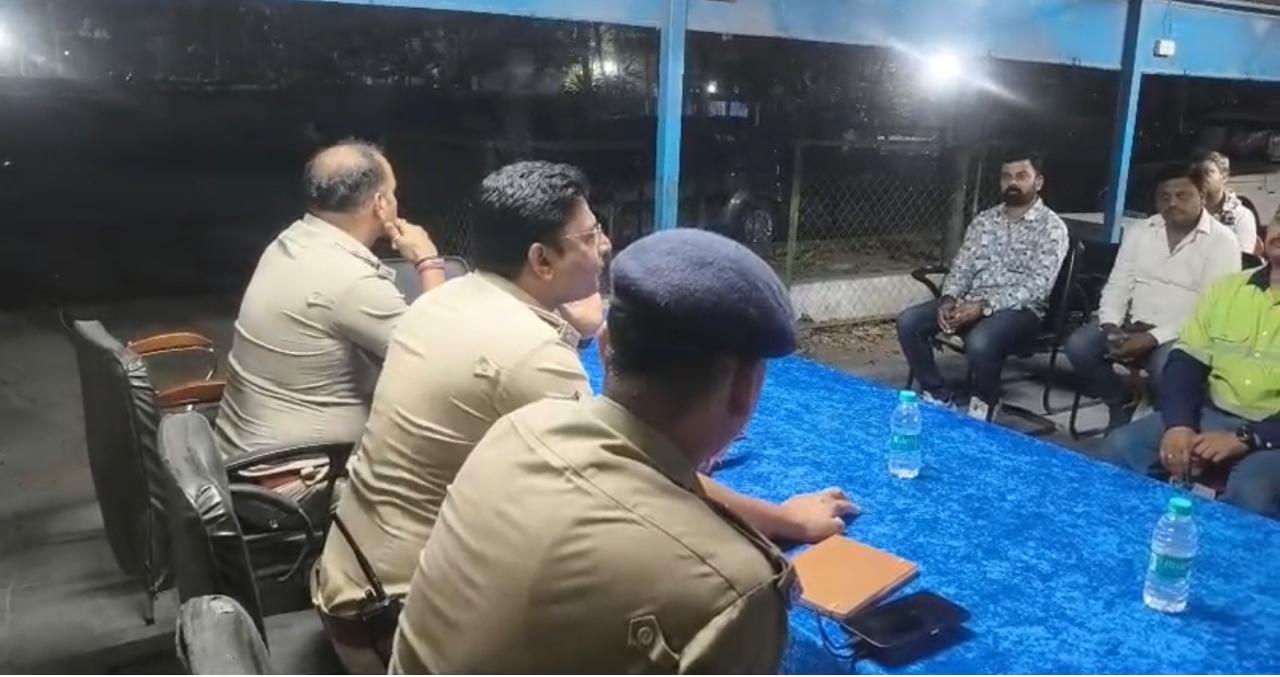 “सजग कोरबा, सतर्क कोरबा” अभियान के तहत बालको प्लांट परिसर में ट्रांसपोर्टरों एवं बालको प्रबंधन की संयुक्त बैठक आयोजित की गई