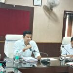 महात्मा गांधी नरेगा के कार्य मानसून के पूर्व पूर्ण कराएं : सीईओ दिनेश कुमार नाग