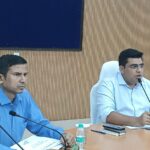 प्रधानमंत्री आवास योजना (ग्रामीण) के निर्माण कार्यों को शीघ्र पूर्ण कराएं- कलेक्टर
