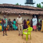 सजग कोरबा – सतर्क कोरबा अभियान के तहत नशे के विरुद्ध जनजागरूकता अभियान, रजगामार चौकी पुलिस ने ग्रामीणों के साथ की बैठक