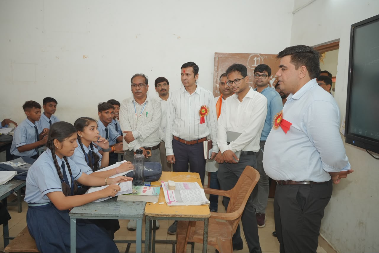कलेक्टर ने पीएम श्री सेजस विद्यालय तिलकेजा का किया निरीक्षण