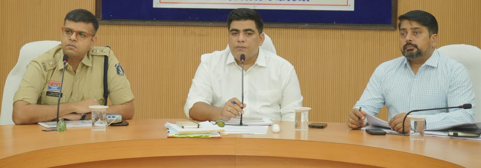 सड़क सुरक्षा कार्यों में लापरवाही बरतने पर संबंधित अधिकारियों की तय होगी जवाबदेहीः- कलेक्टर