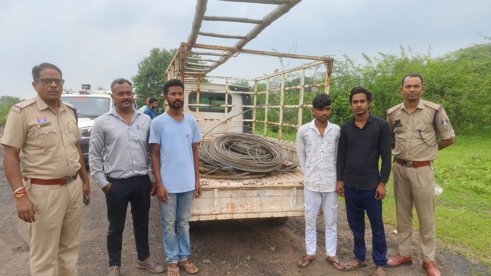 विद्युत टावर गिराकर एल्युमिनियम कंडक्टर वायर चोरी करने वाले 02 आरोपी गिरफ्तार