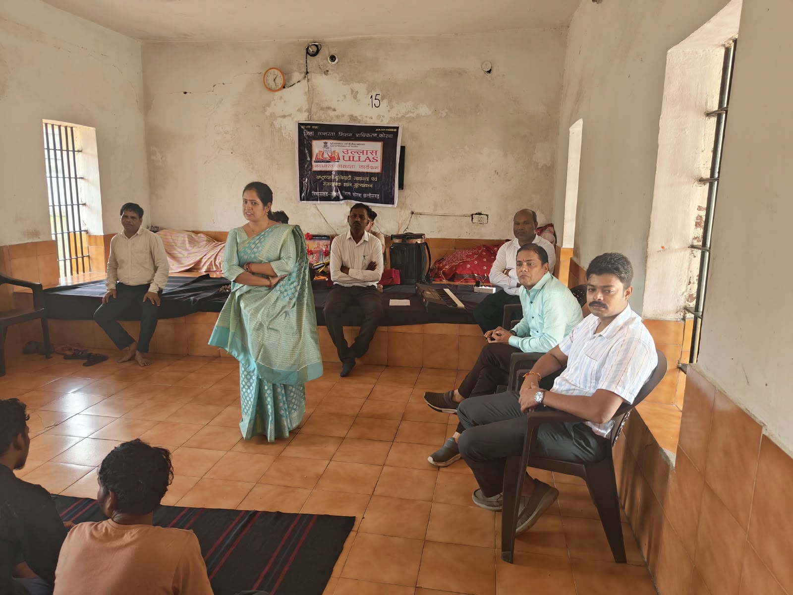 जिला जेल में लोकगीत के माध्यम से दिया गया साक्षरता का संदेश