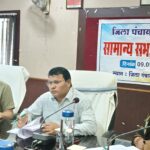 जर्जर सड़कों की शीघ्र मरम्मत और सड़क सुरक्षा के लिए गति अवरोधक व संकेतक लगाने के निर्देश