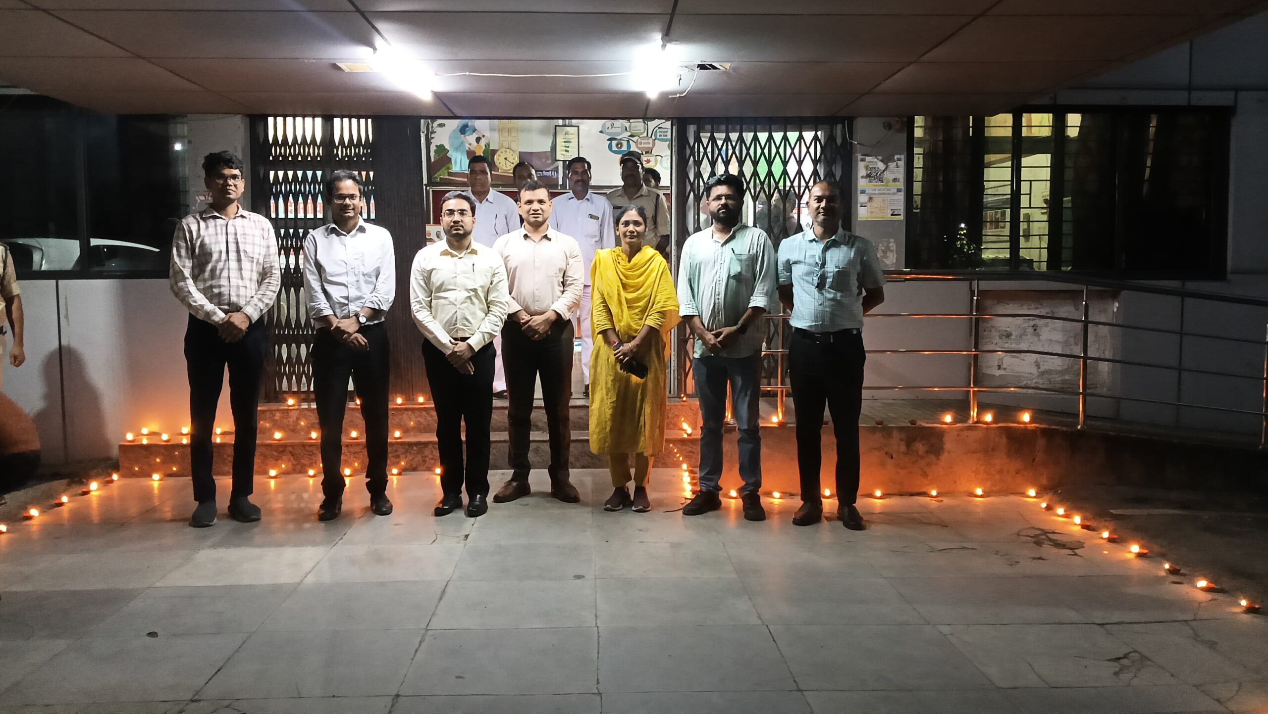 सेवा संकल्प अभियान के तहत जिला पंचायत कार्यालय में प्रज्ज्वलित किए गए ‘आशीर्वाद के दिये’