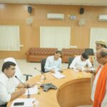 जनदर्शन में कलेक्टर ने नागरिकों की समस्याओं को समय-सीमा में निराकरण के दिए निर्देश
