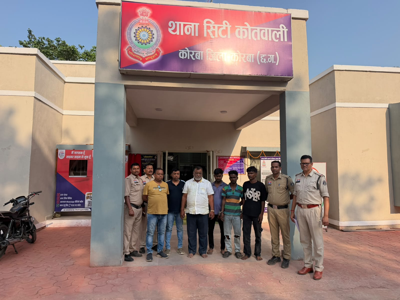 इलेक्ट्रॉनिक व प्लंबिंग सामान चोरी करने एवं सामान को खरीदने वाले आरोपी गिरफ्तार