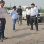 नागरिकों का आवागमन सुरक्षित और सुगम बनाने के लिए कलेक्टर ने सड़कों-पुलों का किया निरीक्षण