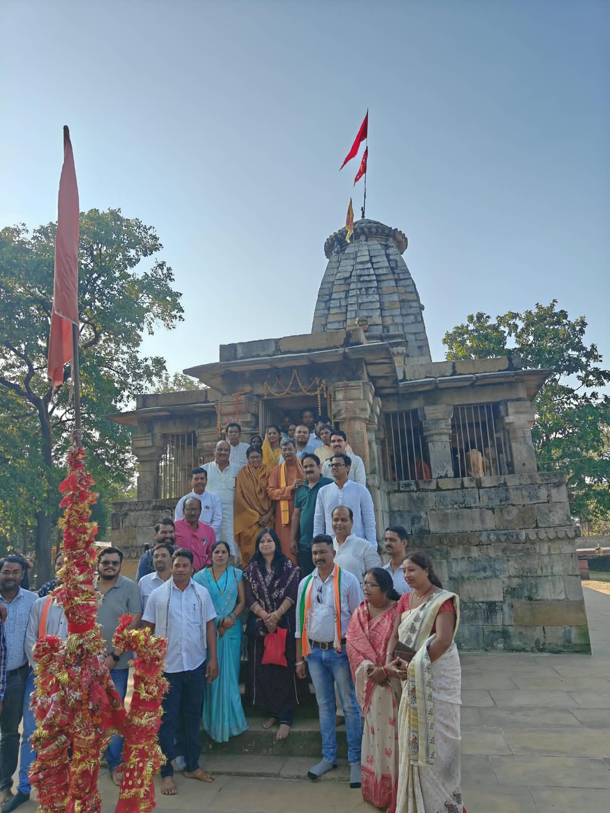 चैतुरगढ़ में महानवमी पर शांति देवी मेमोरियल कोरबा के तत्वावधान में भव्य भंडारा